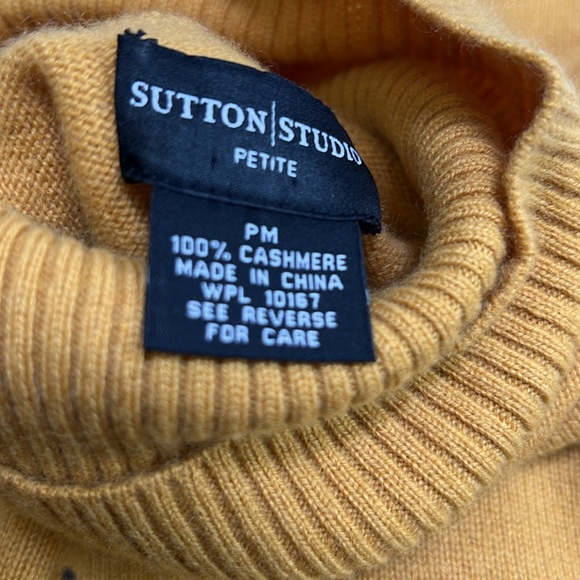 Sutton studio women’s petite cashmere turtleneck sweater yellow M L95-23 - Picture 4 of 4